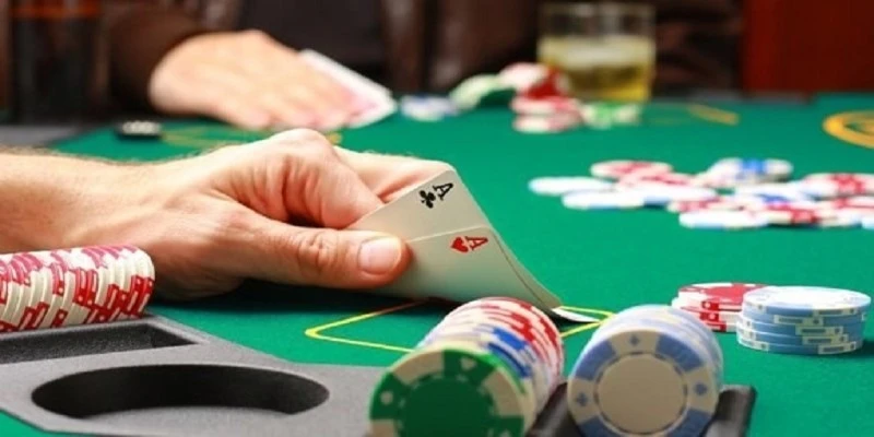 Nguoi choi giu vung tam ly khi cuoc Poker 